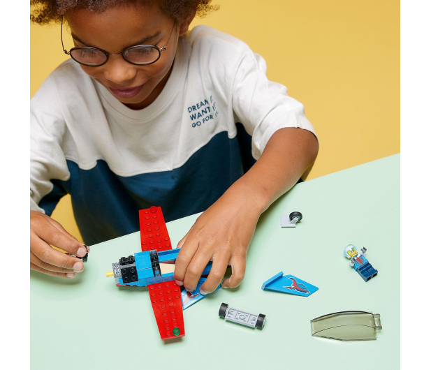 LEGO City 60323 Samolot kaskaderski - 1032215 - zdjęcie 4